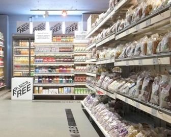 В голландском супермаркете появился отдел с продуктами без пластиковой упаковки