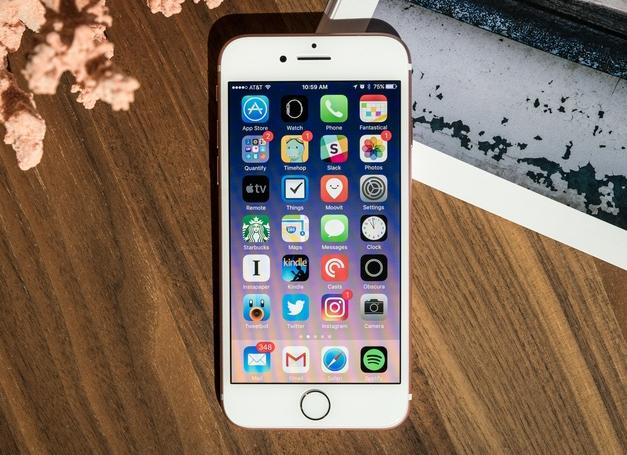 Иностранные болельщики ЧМ-2018 выбирают пломбир в вафельном стаканчике