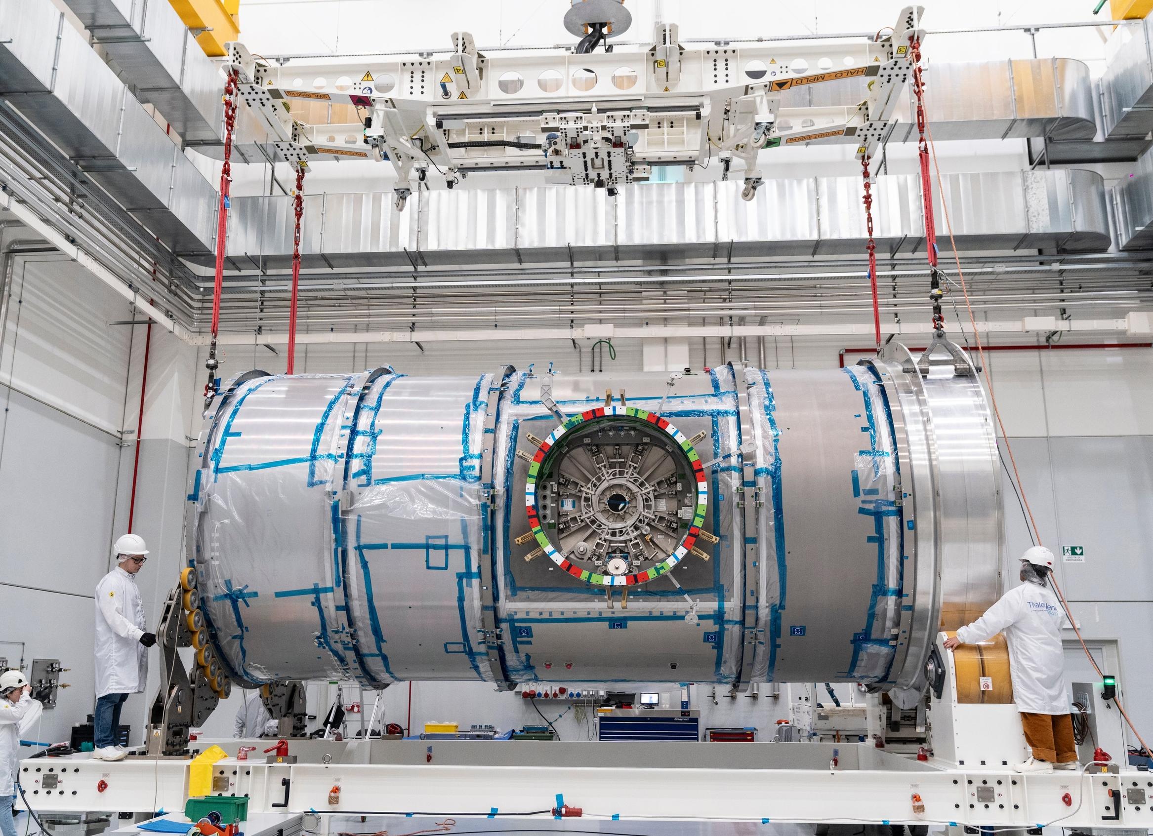 Астронавтам NASA удалось вырастить овощи в космосе